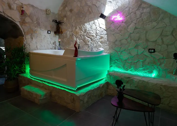 Apartment Centro - Grottino Con Vasca Idromassaggio Naples